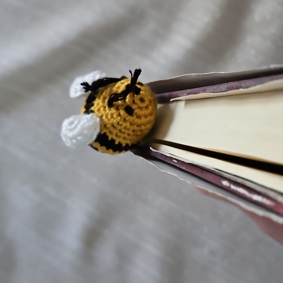 Handmade Bee Bookmark - Picture 2 of 6